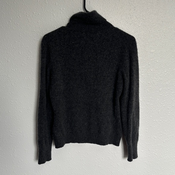 100% Cashmere Charcoal Gray Turtleneck Sweater Size S/M - Picture 4 of 6